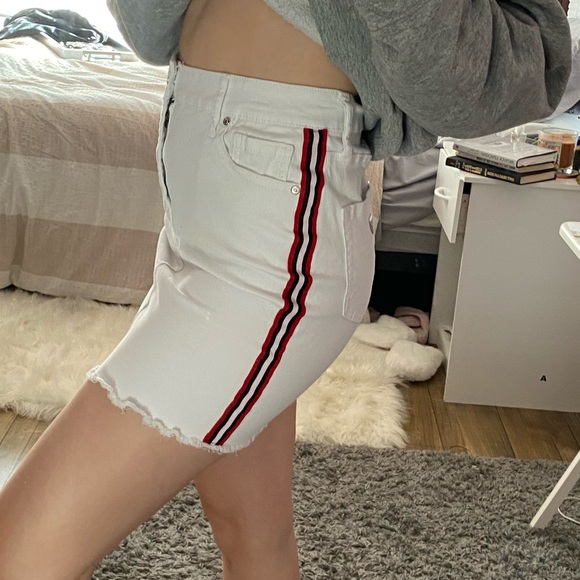 Guess Jean Skirt RARE - Picture 4 of 5